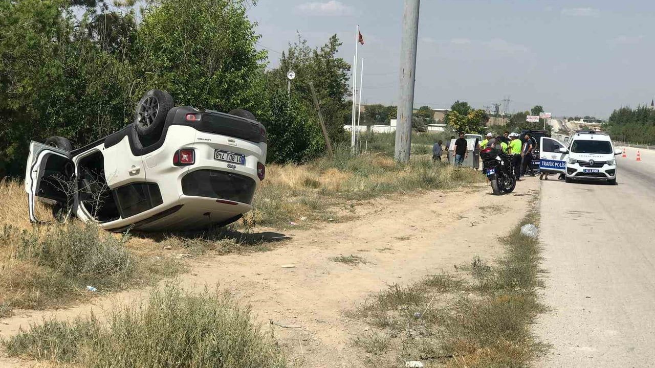 Tır lastiğinin savrulan parçaları zincirleme kazaya yol açtı: 3'ü çocuk 8 yaralı