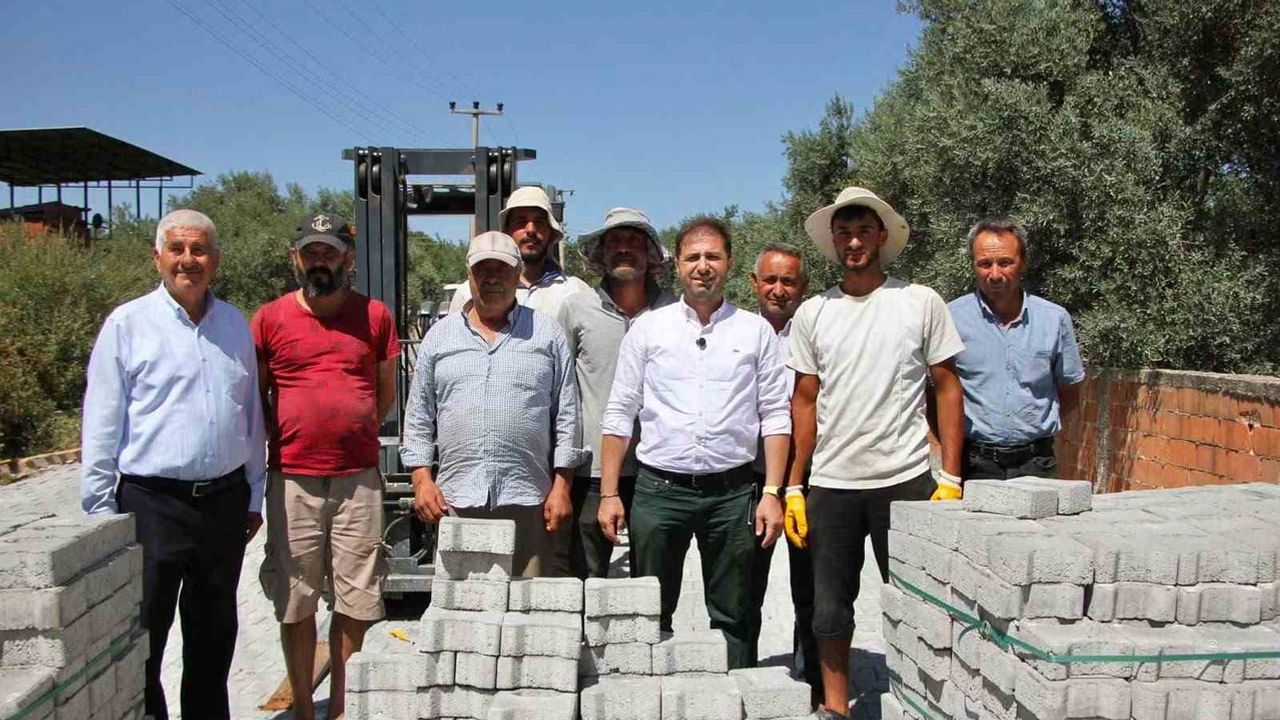 Tire'de mahalle yollarına 20 bin metrekare parke ile güçlendirme çalışması