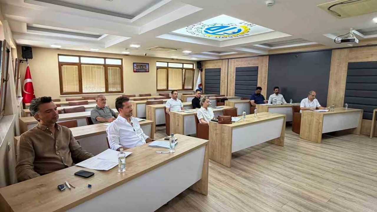 TOBB ve MYO eğitim iş birliği protokolü değerlendirme toplantısı Edremit'te