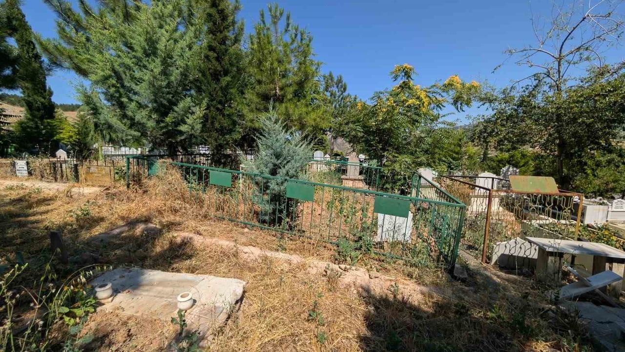 Tokat Belediyesi'nden mezarlıklarda düzenleme çağrısı