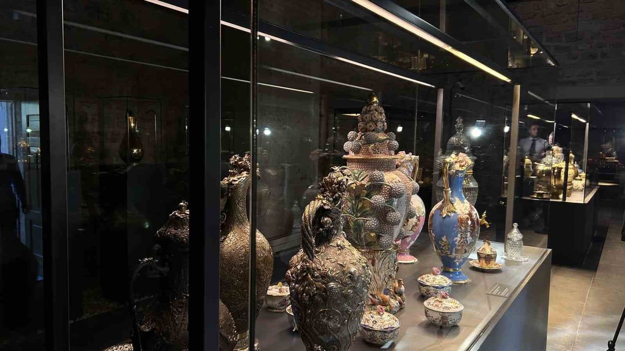 Topkapı Sarayı’nda Şerbethane 452 eserle ziyarete açıldı