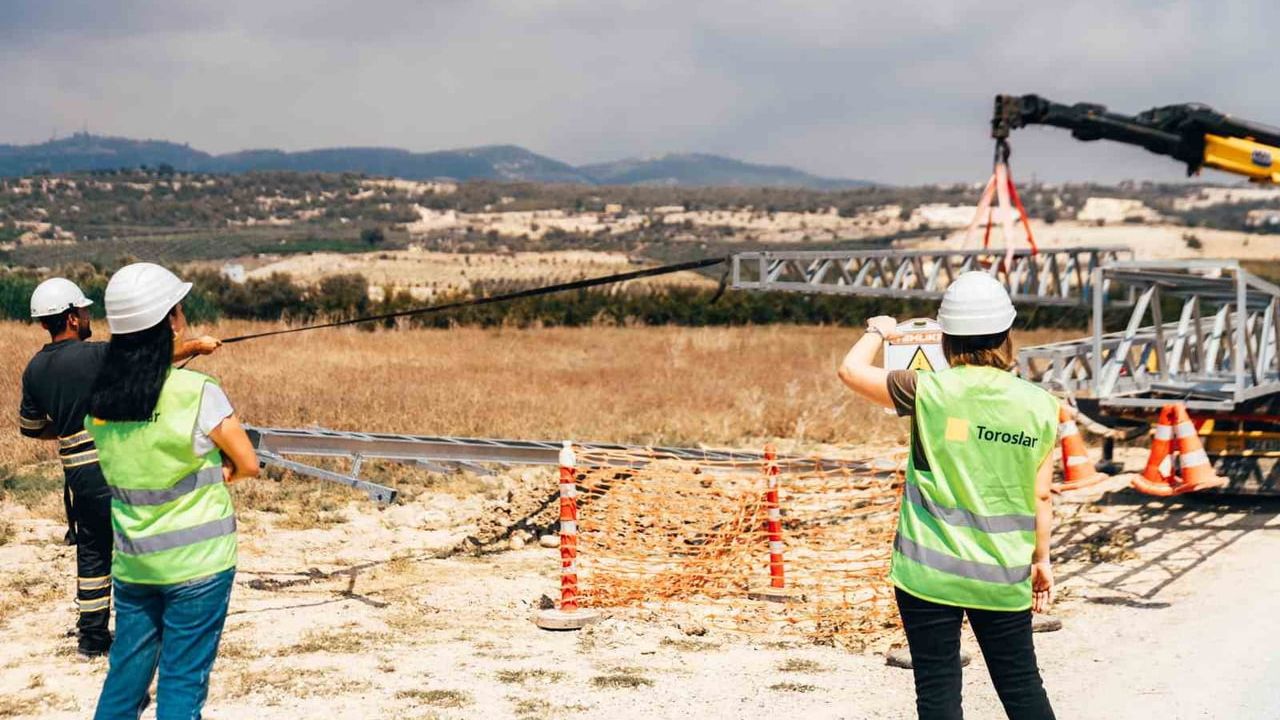 Toroslar EDAŞ, Gaziantep şebekesini yüksek sıcaklıklara karşı güçlendiriyor