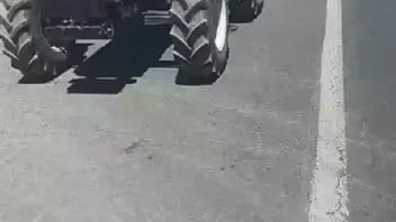 Trafikte arkadan çarpma Elazığ-Bingöl yolunda: sürücü hafif yaralandı