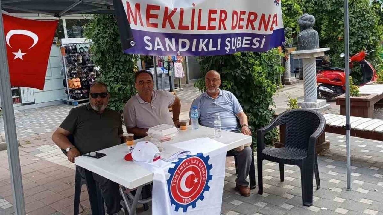 Tüm Emekliler Derneği Sandıklı'da üye çalışmalarını sürdürüyor