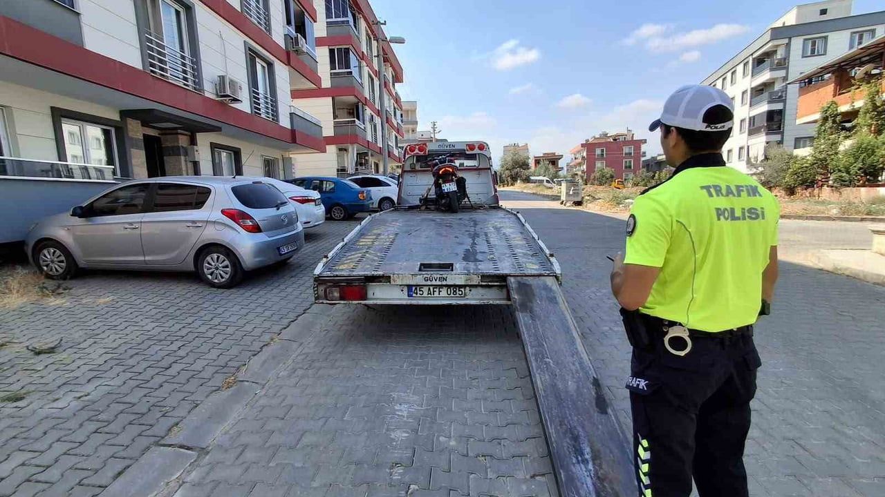 Turgutlu'da trafikte tehlikeli gösteri: sosyal medyada paylaşılan sürücüye 47 bin lira ceza