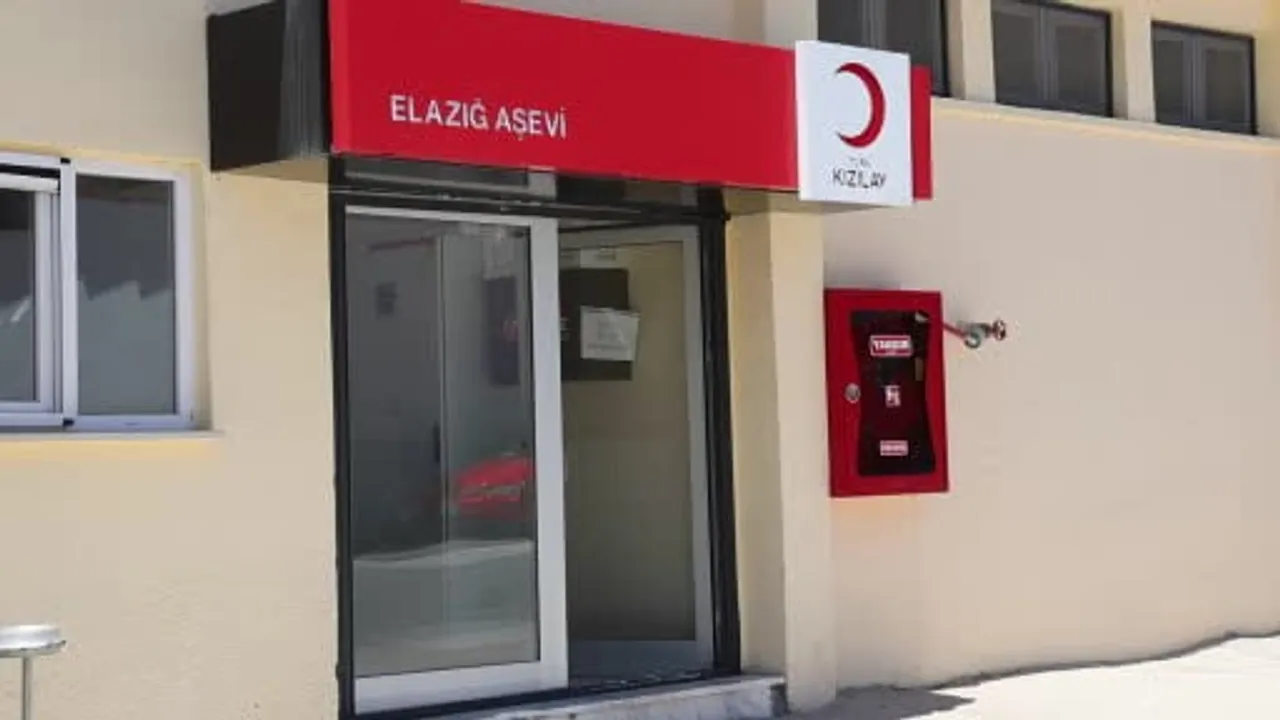 Türk Kızılay’dan huzurevi sakinlerine anlamlı ağırlama
