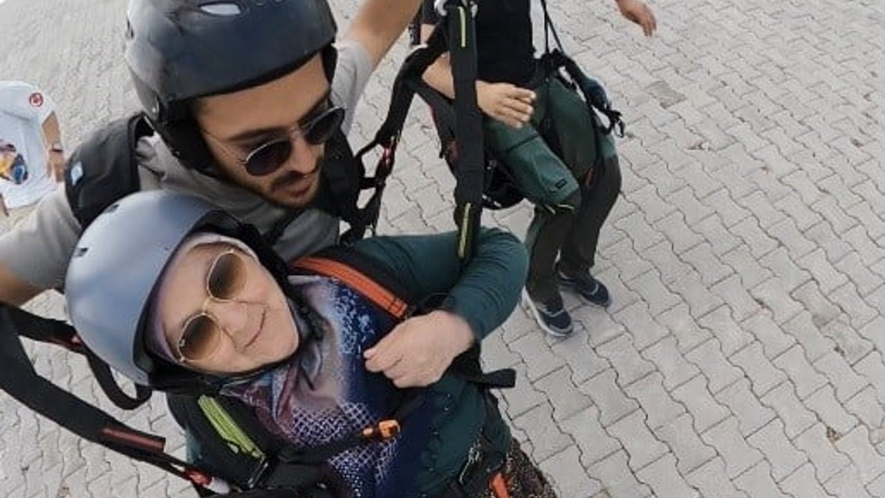 Türkan teyzenin Ali Dağı'nda paraşüt keyfi 'inşallah tansiyonumu yükseltmez' sözleriyle neşelendirdi