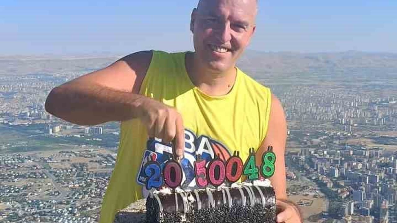 Üç mutluluğun zirvesi: Aksoyak 500. kez Ali Dağı'nda