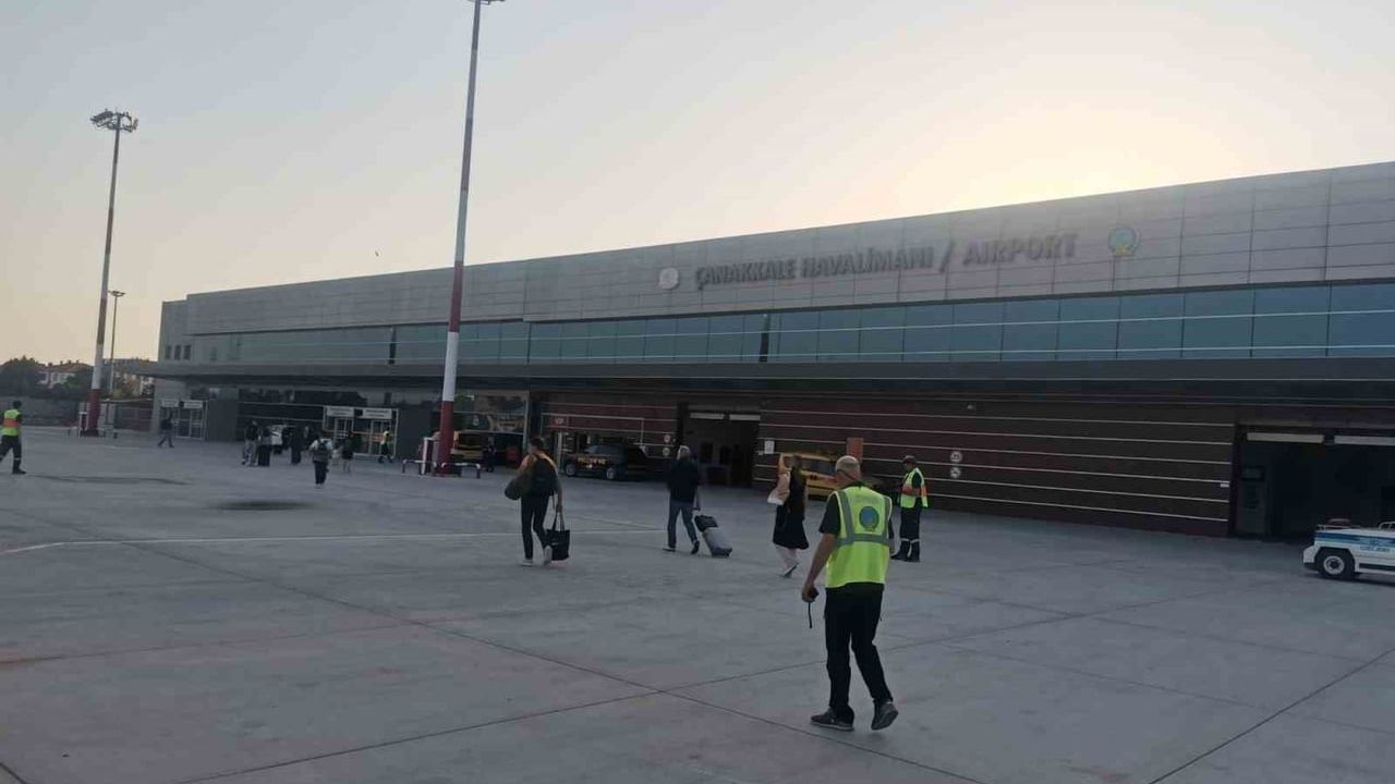 Uçuş İstanbul'a ulaşamayınca Brüksel seferi Çanakkale'ye indi
