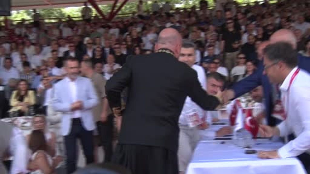 Ufuk Özünlü üçüncü kez Kırkpınar ağası oldu; altın kemer ebedi sahibi