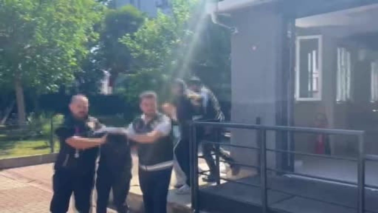 Ümraniye'de kurşunlama hazırlığındaki şüpheliler sahte plakalı motosikletle yakalandı