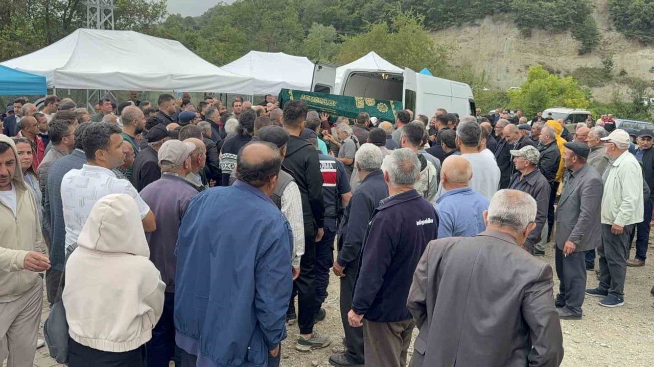 Ünlü şef Eren Kaşıkçı'nın cenazesi memleketi Tokat'ta toprağa verildi