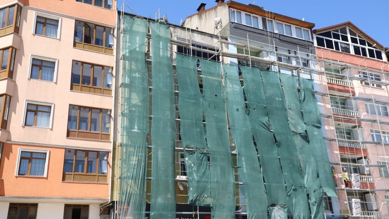 Ünye’de cephelerden enerjiye uzanan 44 bina yenileniyor