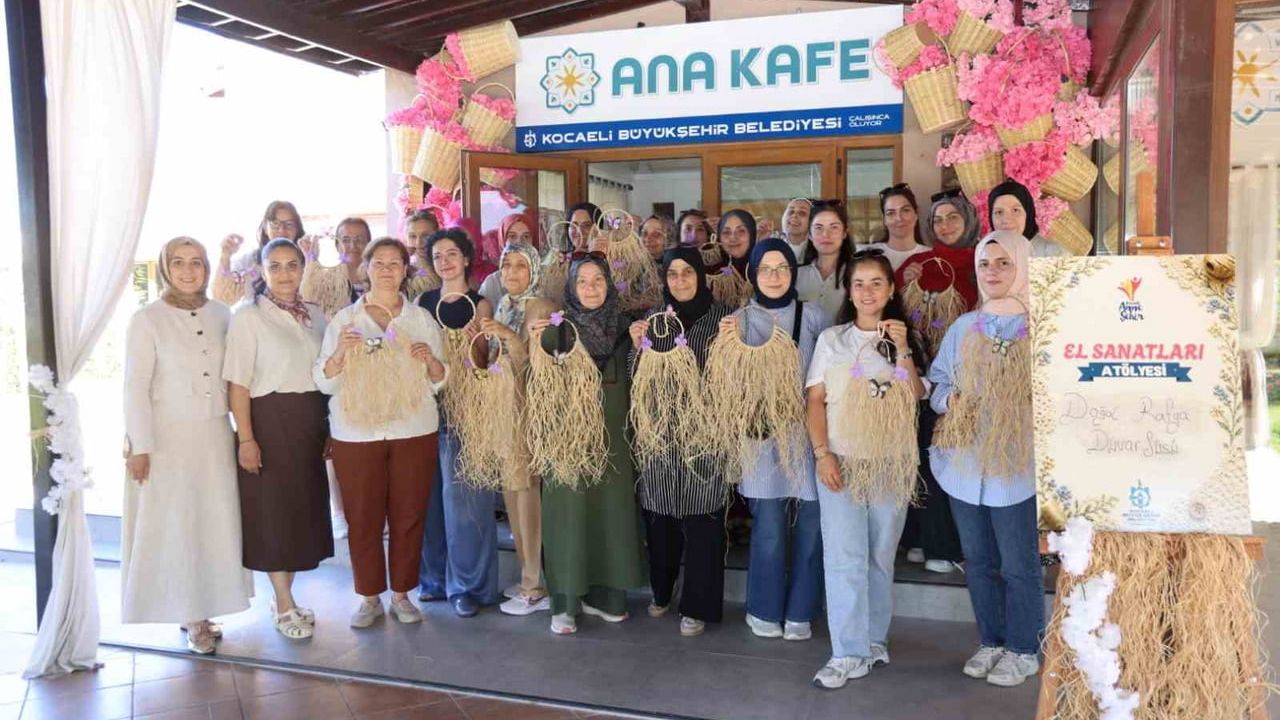 Üreten kadınların yeni adresi 'Ana Kafe'de ilk atölye heyecanı