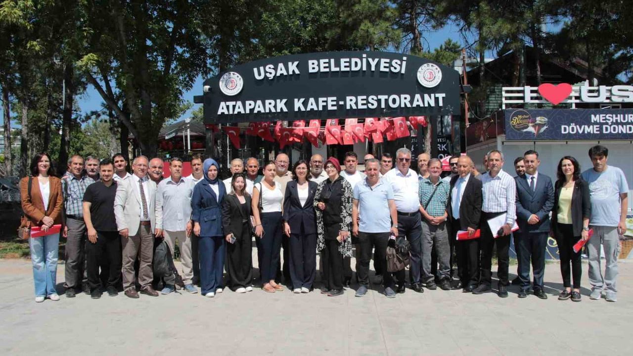 Uşak belediye başkan vekili Hatice Terekeci Özkan gazetecilerle bir araya geldi
