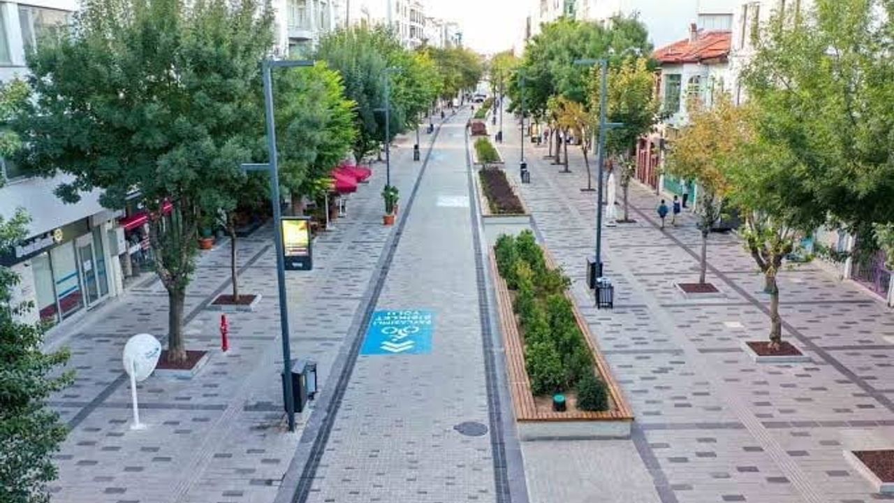Uşak'ta ortak alanlarda çöp atana idari para cezası geliyor
