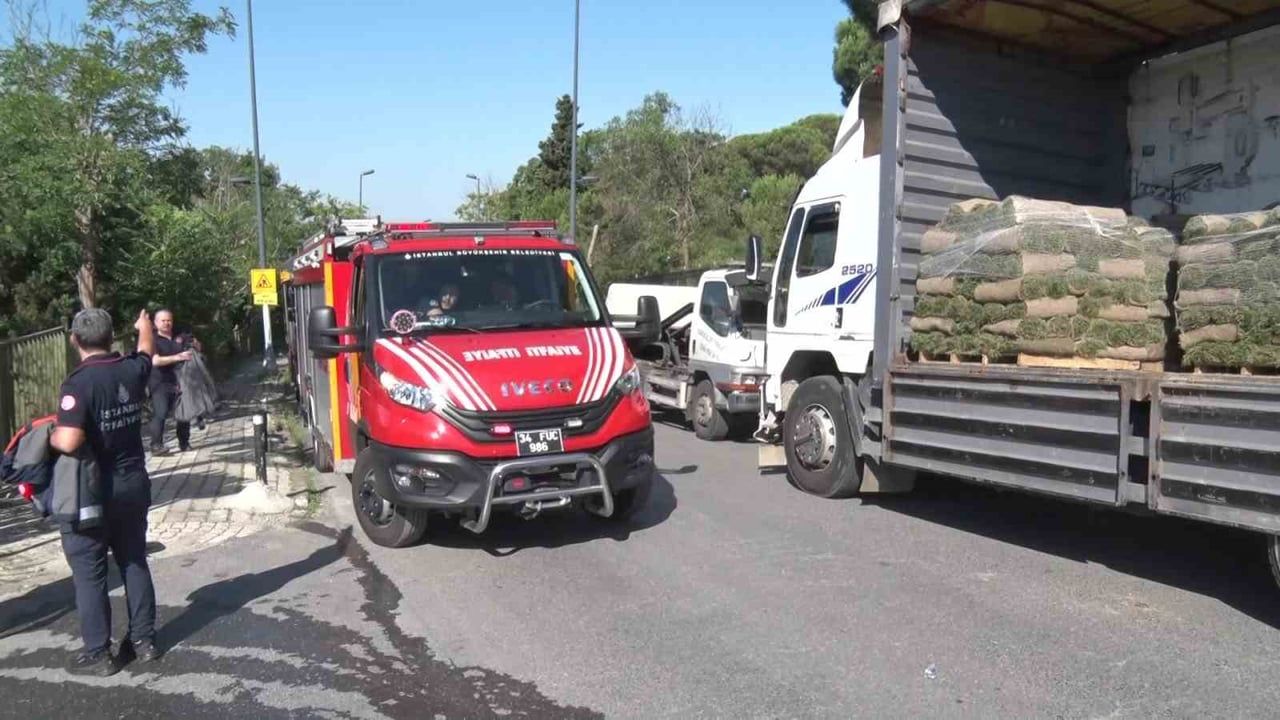 Üsküdar’da forklift evin bahçesine uçtu: sürücü hayatını kaybetti