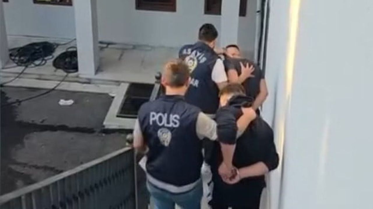 Üsküdar'da uyuşturucu operasyonunda 1 kilo 816 gram madde ele geçirildi
