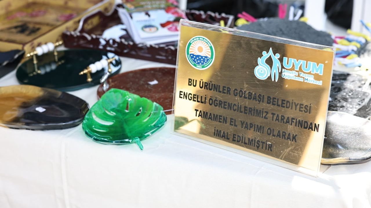 UYUM öğrencilerinin el emeği ürünleri Atatürk Sahil Parkı'nda sergilendi