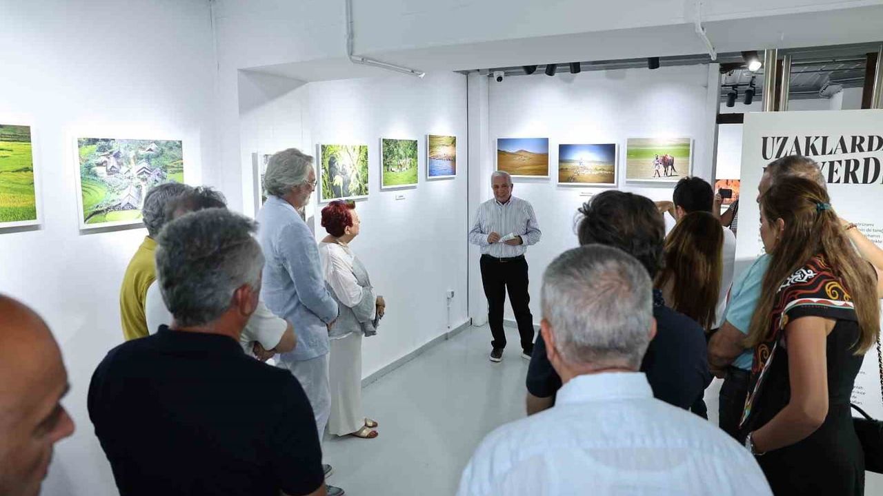 Uzaklarda bir yerlerde sergisi Nilüfer'de açıldı