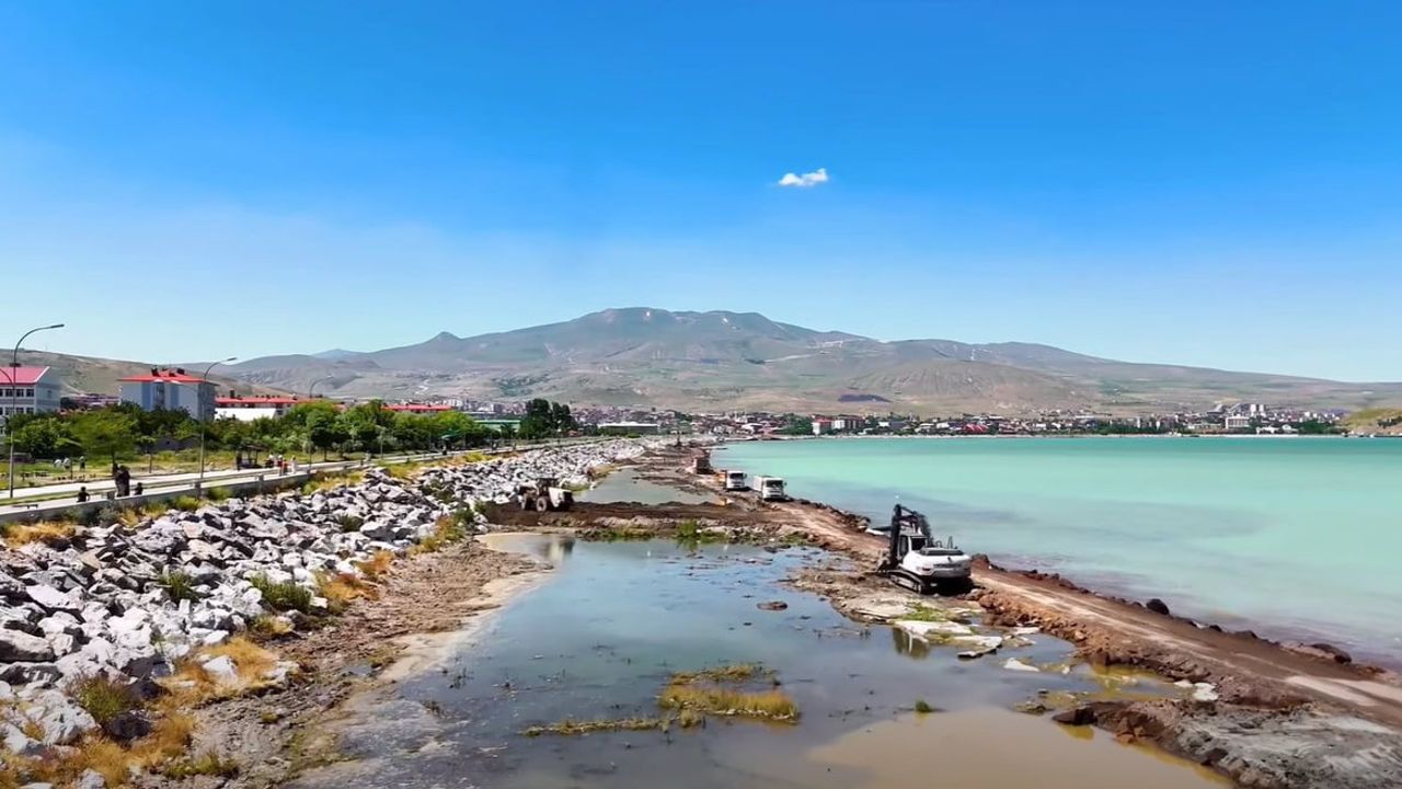 Uzmanından Tatvan sahilinde dolgu uyarısı: Van Gölü ekosistemi zarar görebilir
