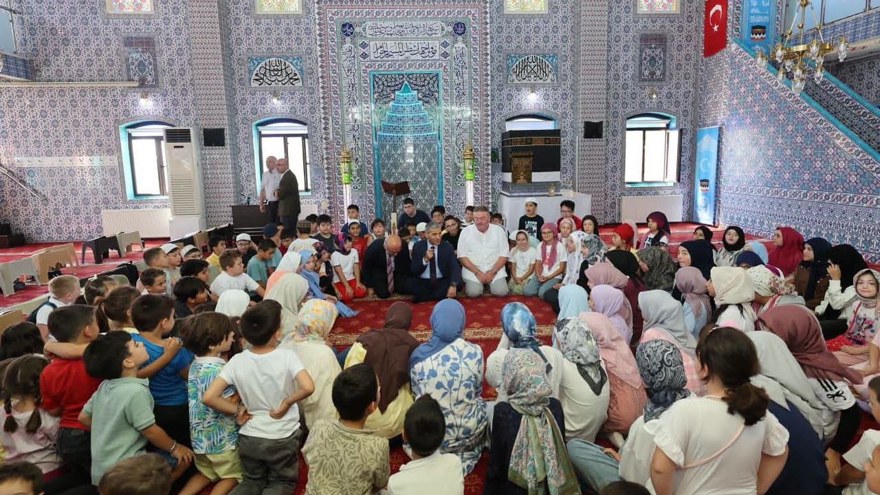 Vali Aktaş Selçuklu Camii'nde çocukların manevi gelişimini değerlendirdi
