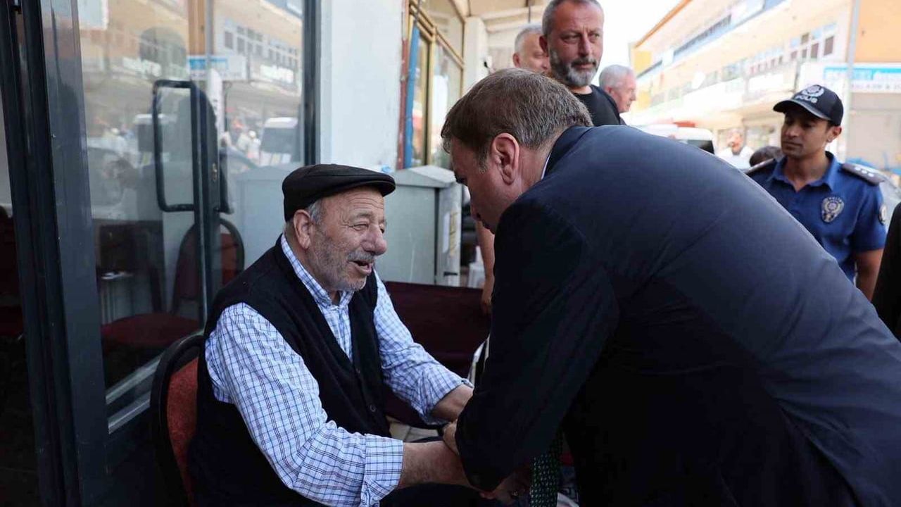 Vali Aydoğdu, Tercan'da vatandaşlar ve esnafla buluştu