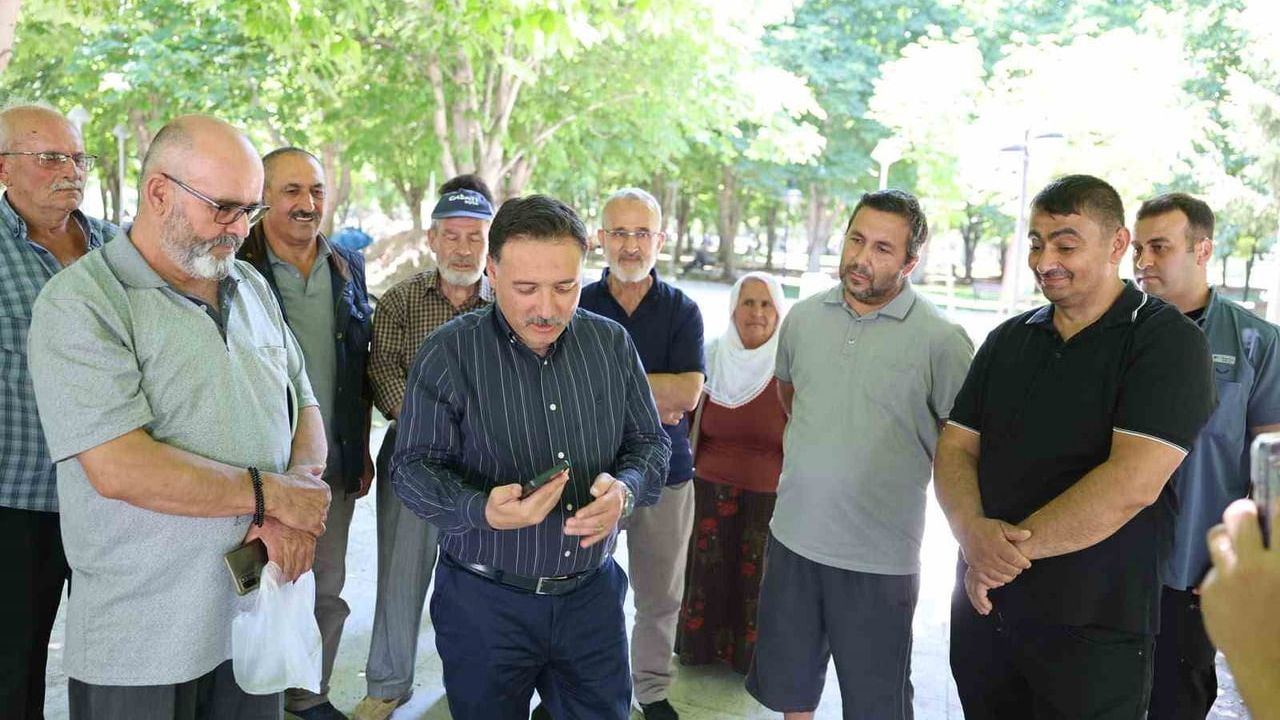 Vali Çiçek Kocasinan'da esnaf ve vatandaşlarla buluştu