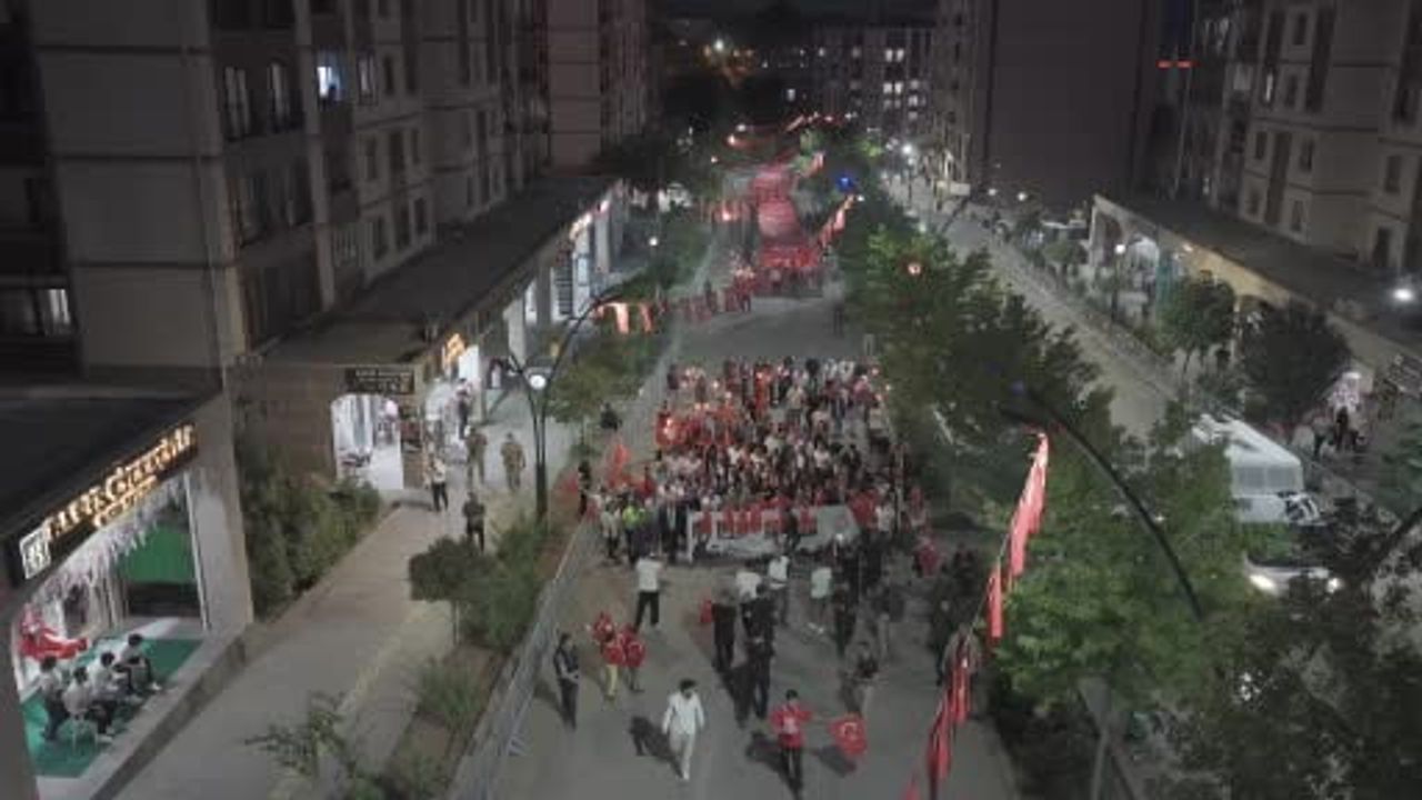 Vali Ekici: "15 Temmuz hain darbe girişimi milletin iradesiyle tarihe gömüldü"