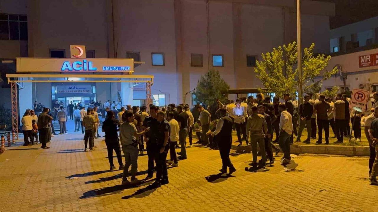 Vali Ekici, Cudi Dağı dönüşünde yaralanan 34 vatandaşı ziyaret etti