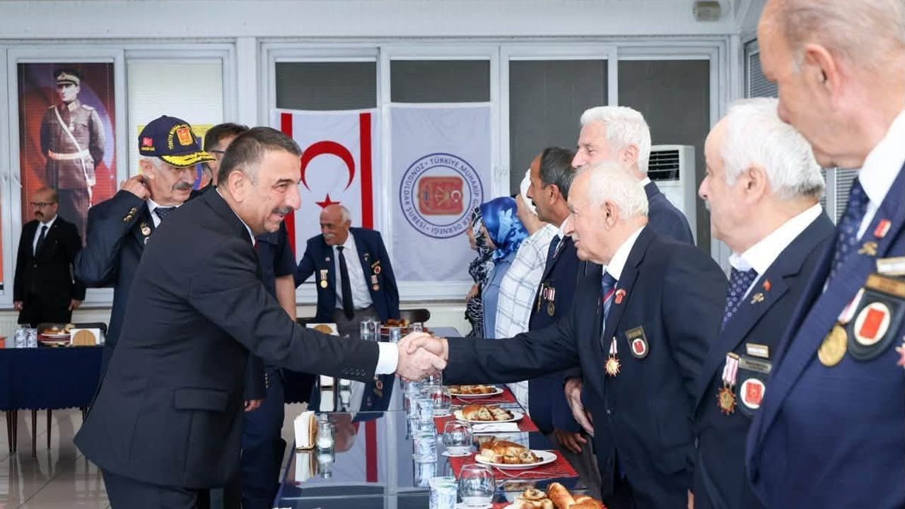 Vali Hacıbektaşoğlu, Kıbrıs gazileriyle bir araya geldi