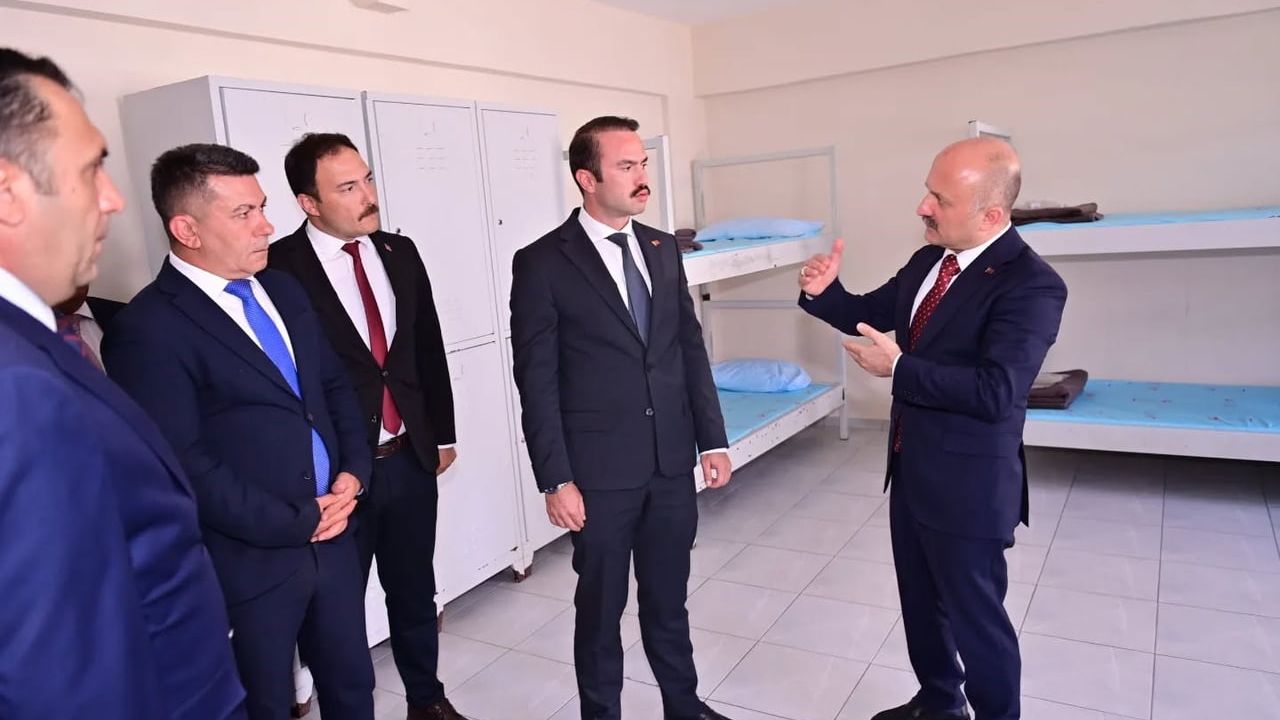 Vali Varol geri gönderme merkezinde incelemelerde bulundu