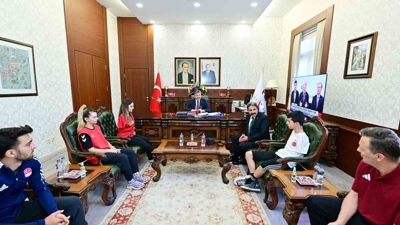 Vali Yılmaz, başarılarıyla gurur kaynağı olan sporcuları makamında ağırladı