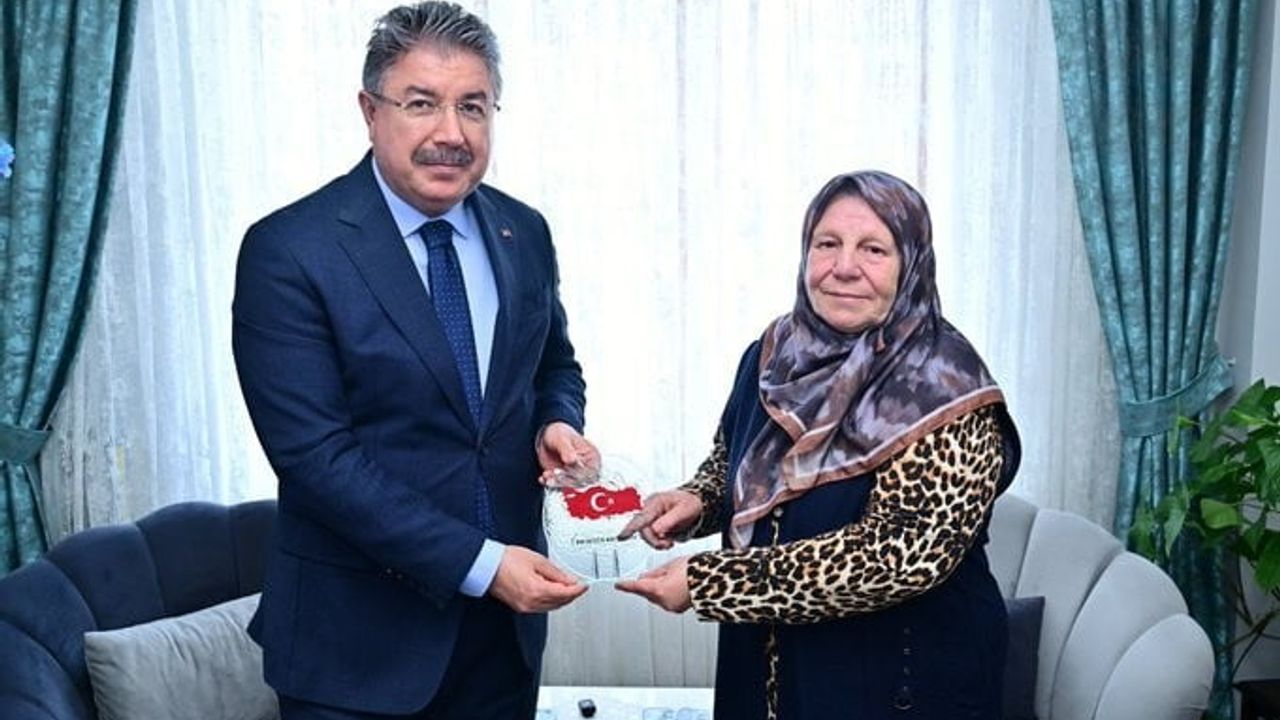Vali Yılmaz, merhum Kıbrıs gazisi Kasım Tınmaz’ın ailesine taziye ziyaretinde bulundu