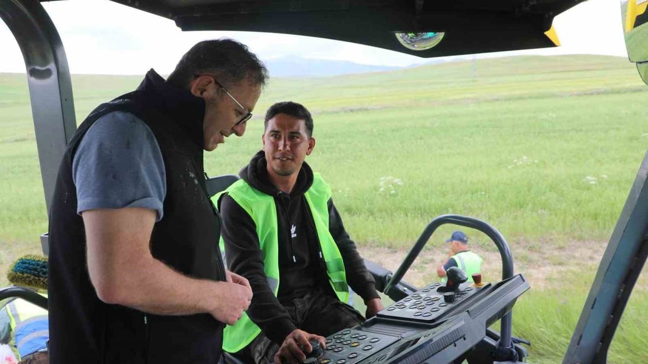 Vali Ziya Polat Selim'de yol çalışmalarını yerinde inceledi