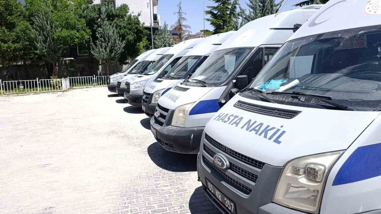 Van Sağlık Müdürlüğü hasta nakil filosunu yeniledi