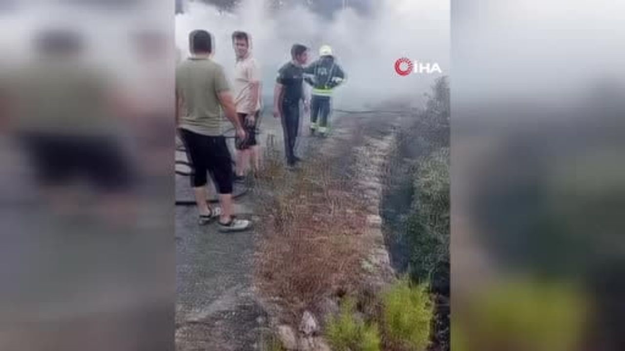 Vatandaş müdahalesiyle Didim'deki makilik yangını büyümeden söndürüldü