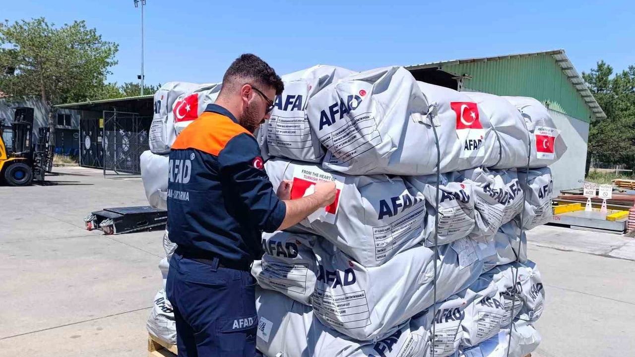 Venezuela'ya 30 ton insani yardım malzemesi gönderildi