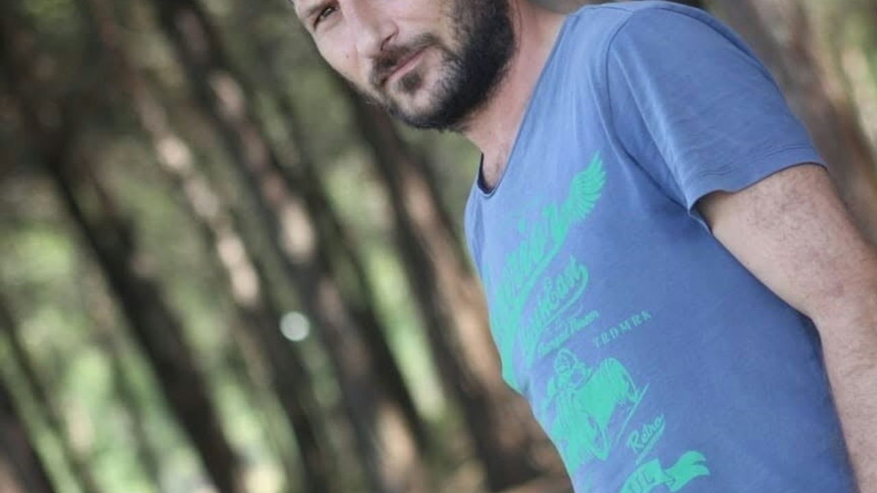 Vezirköprü'de halı sahada fenalaşan kişi hayatını kaybetti
