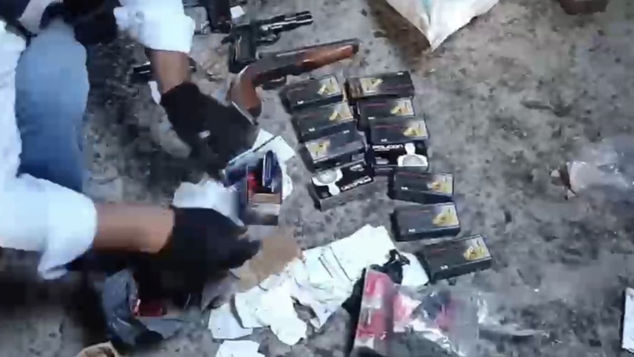 Vezirköprü'de silah ticareti operasyonu: 12 tabanca ele geçirildi