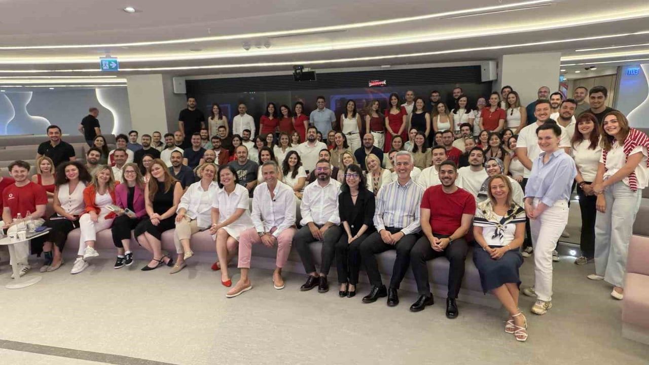 Vodafone Türkiye veri ve yapay zekâ yapılanmasını CEO’ya doğrudan bağladı