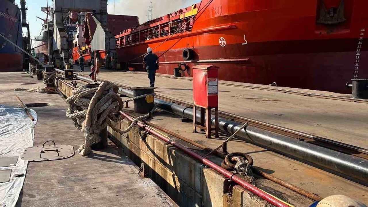 Yalova’da tersanede bakım yapan kargo gemisinde patlama