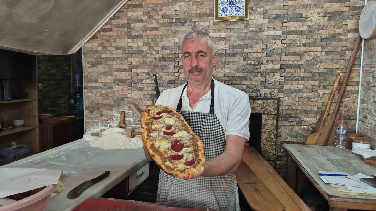 Yarım asır 400 derecenin başında: pide ustasının zorlu mesaisi