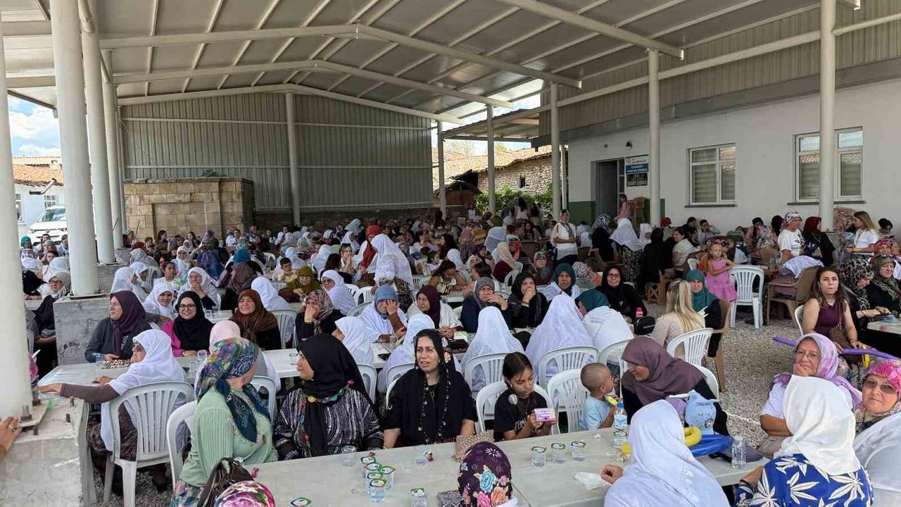 Yayaköy'de geleneksel köy hayrı 3 bin kişiyi ağırladı