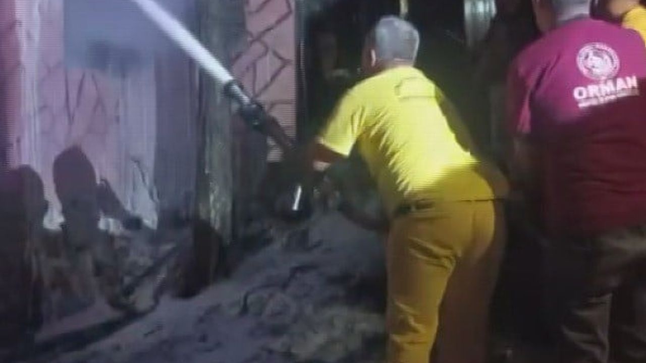 Yaylada 2 katlı evden yükselen alevler ormana sıçramadan söndürüldü