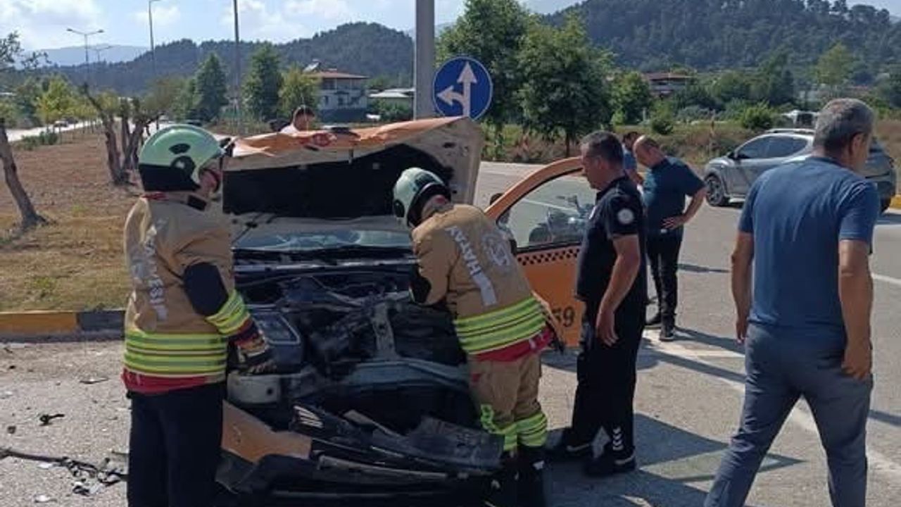 Yayladağı’nda trafik kazası: 6 yaralı