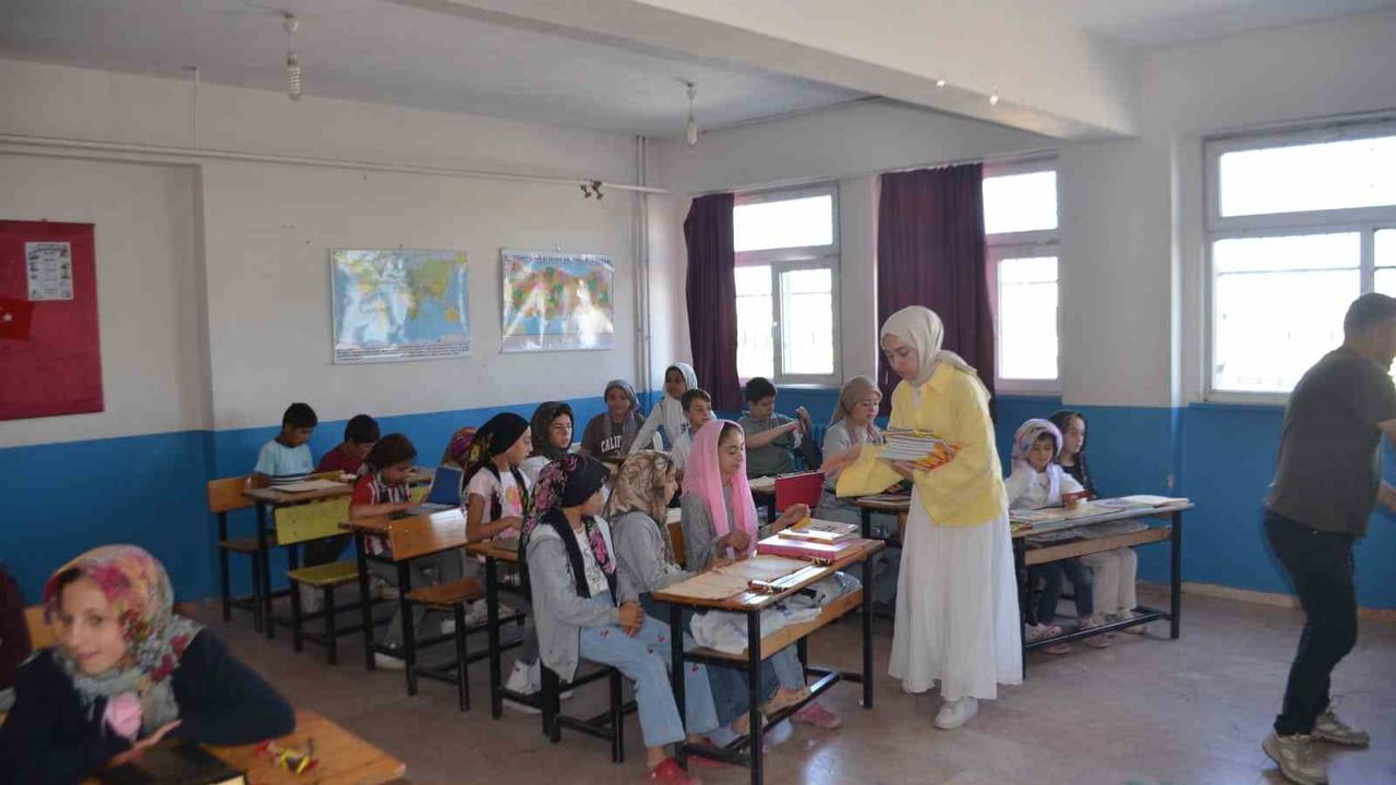 Yaz dönemini dolu dolduran program: Bulanık'ta TÜGVA 2 bin 500 öğrenciye ulaştı