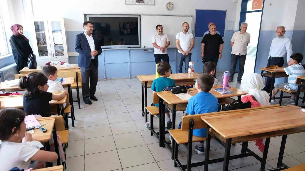 Yaz Kur’an kursunda eğitim ve sosyal etkinlikler bir arada