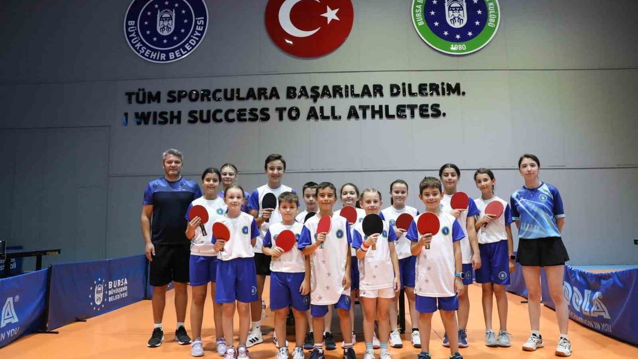 Yaz spor okulları Bursa'da ilk dönemini tamamladı