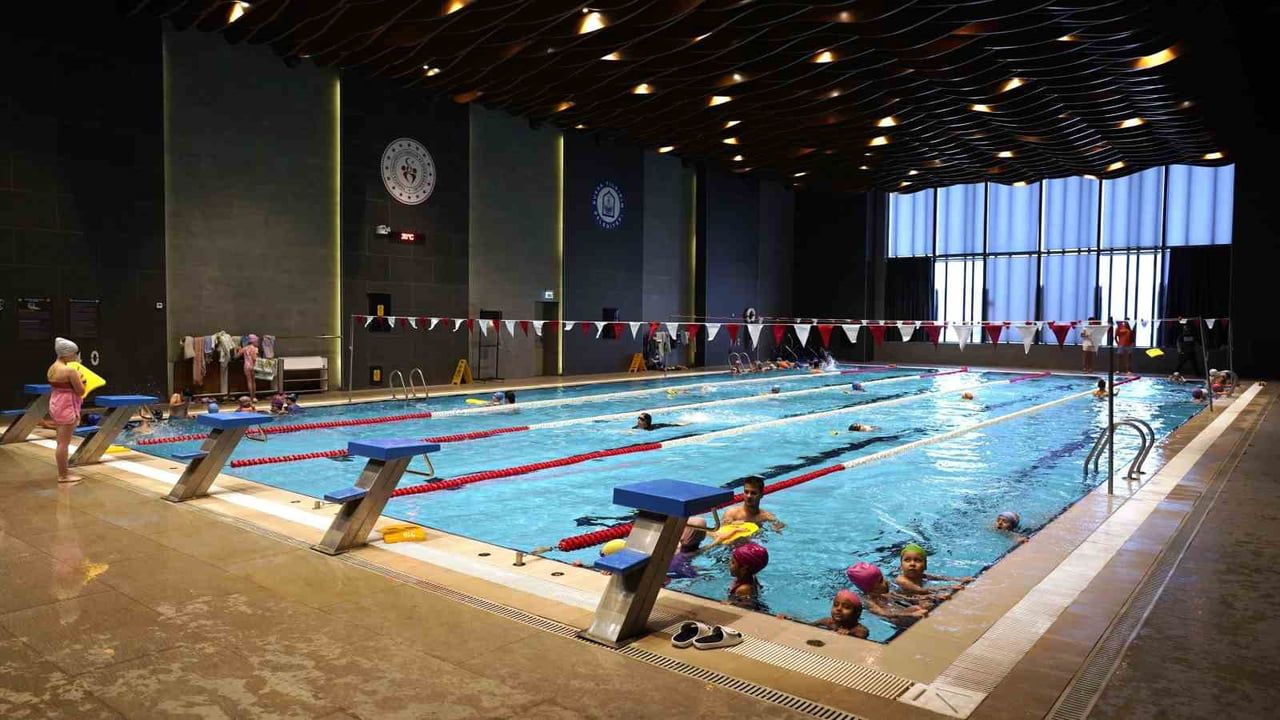 Yaz tatilinde sporla büyüyen nesil: Yıldırım'ın 18 branşlı okulları